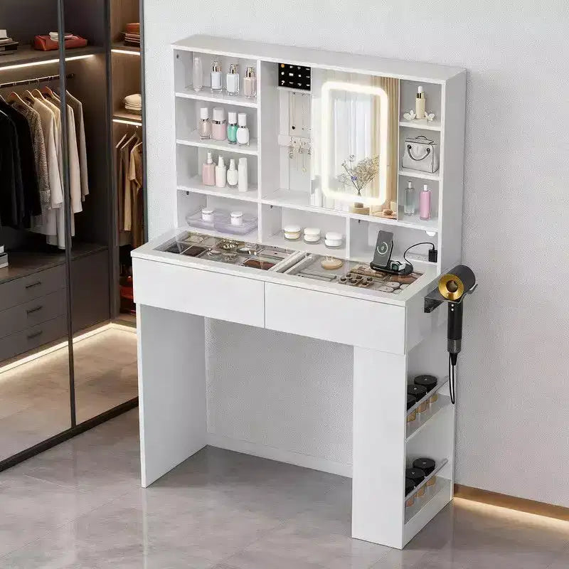 Coiffeuse blanche avec 2 tiroirs, 3 compartiments, étagère à 3 niveaux gauche-droite, plateau en verre et rangement latéral intégré