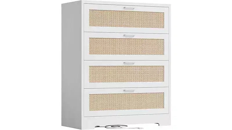 Commode 4 tiroirs façon rotin (MDF+PB), blanche avec prise, recharge pratique, rangement de petits objets pour chambre à coucher
