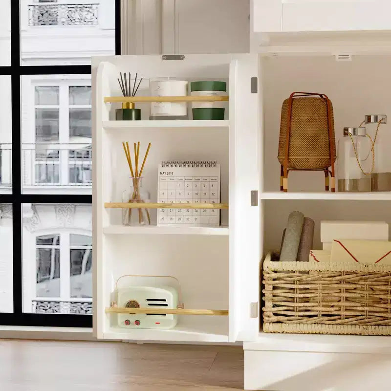 Meuble TV élégant en verre blanc avec étagères intérieures de porte, console multimédia pour salon, meuble TV 3 tiroirs, meuble de rangement de divertissement